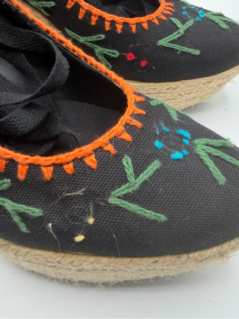Vintage Y2K Juicy Couture Floral Embroidered Espadrille Wedges Womens 9